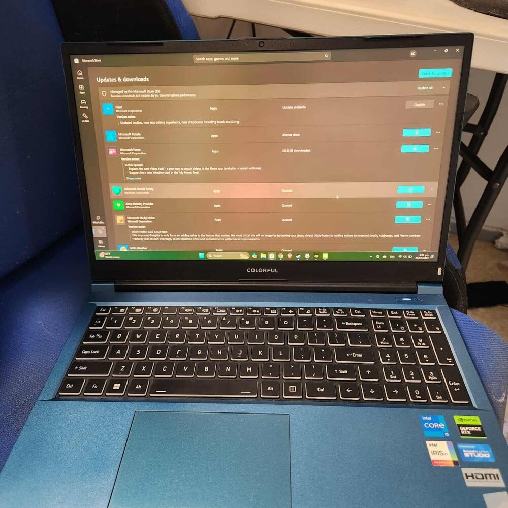 RTX 4060 Laptop i5-13500H (Colorful X15 AT23) 165Hz 1440p monitor